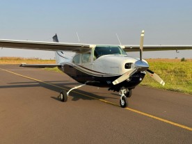 Cessna 210L